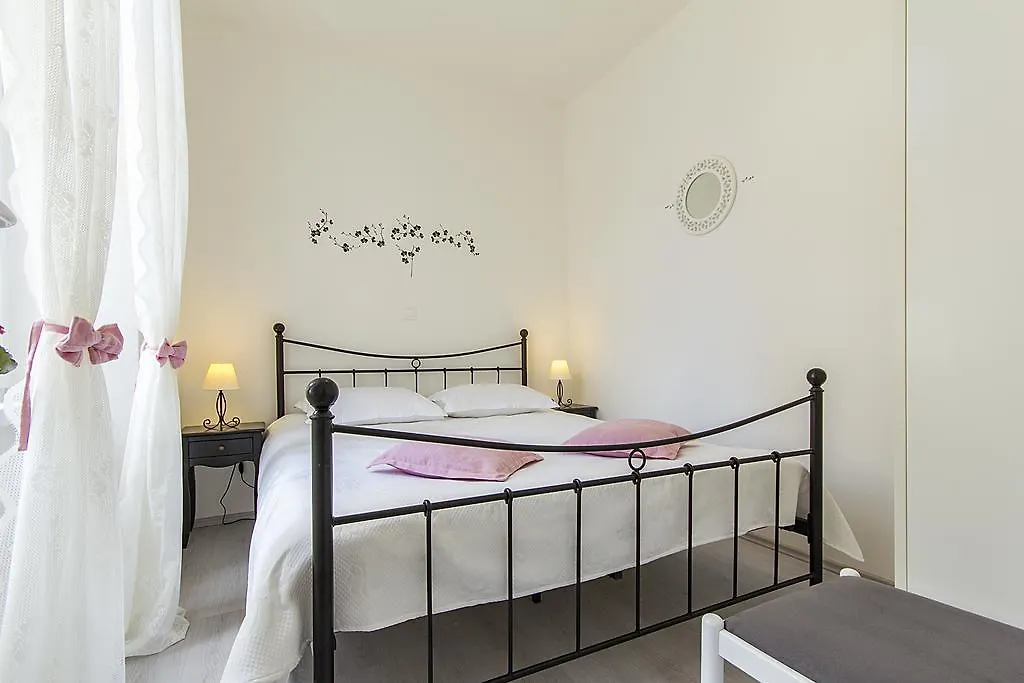 Center Apartment Tina Pula