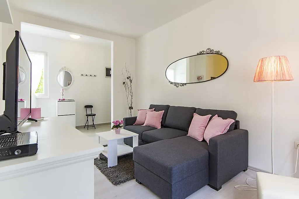 Center Apartment Tina Pula